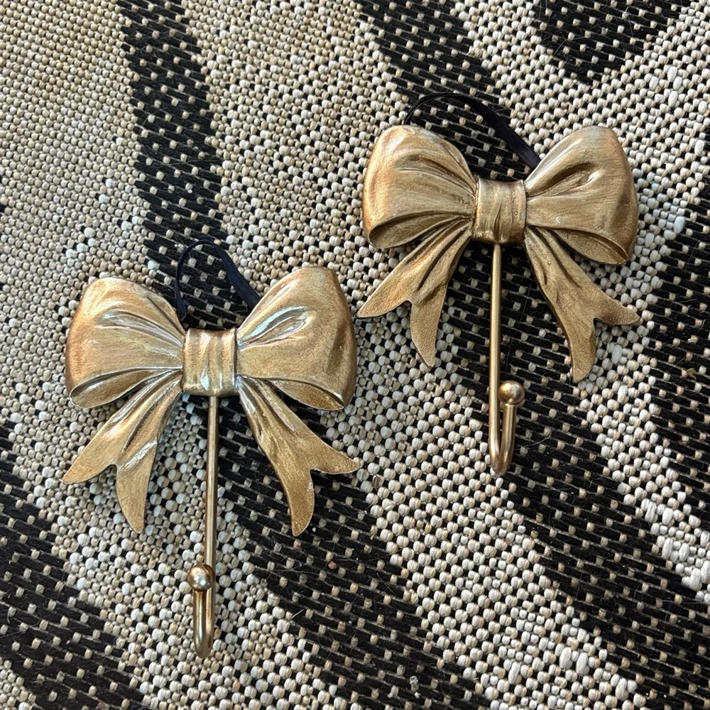 🆕Gold Bow Wall Hooks, Bundle Of 2